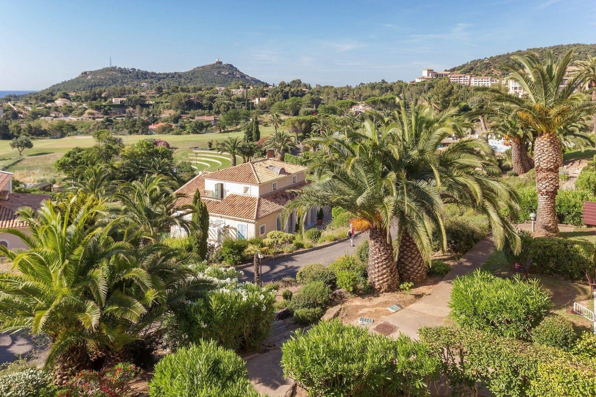 Hotel De L'Esterel Pierre & Vacances Saint-Raphaël Exteriör bild