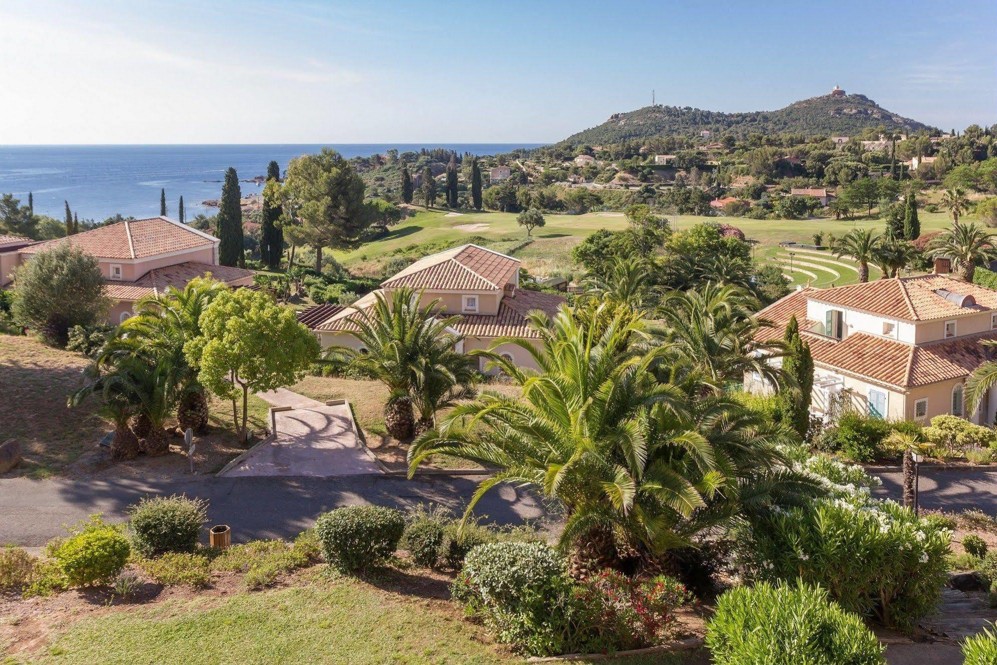 Hotel De L'Esterel Pierre & Vacances Saint-Raphaël Exteriör bild