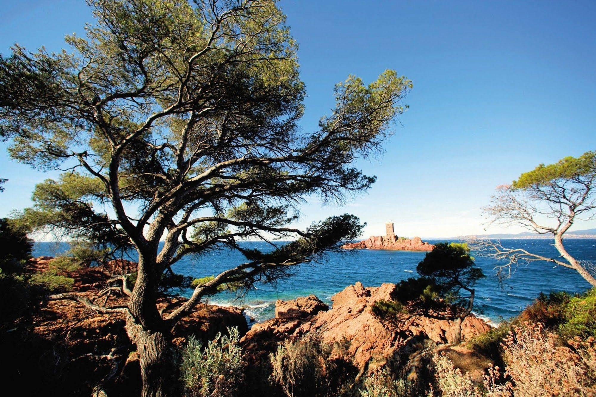 Hotel De L'Esterel Pierre & Vacances Saint-Raphaël Exteriör bild